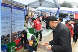 巴渝公益携重庆市生态环境保护志愿服务总队向春天报到